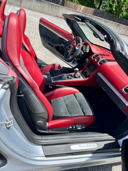 2016 Porsche 981 Boxster Spyder - Image 18 of 31