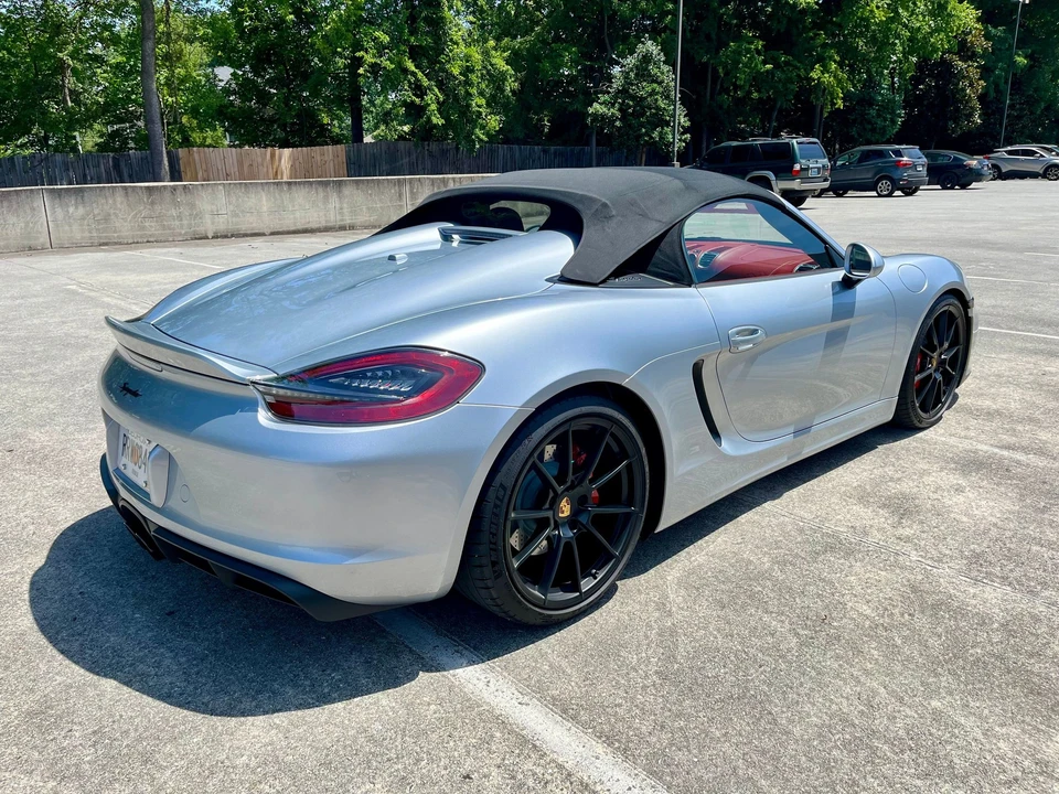 2016 Porsche 981 Boxster Spyder - Image 29 of 31