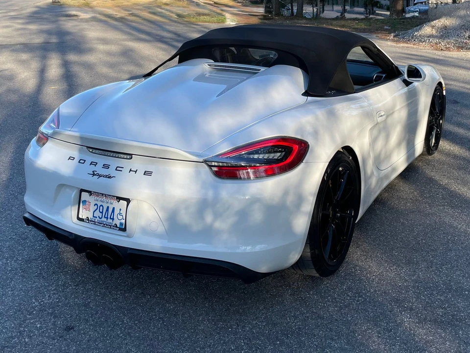 2016 Porsche 981 Boxster Spyder - Image 2 of 21