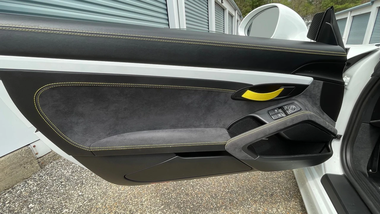 2016 Porsche 981 Boxster Spyder - Image 7 of 21