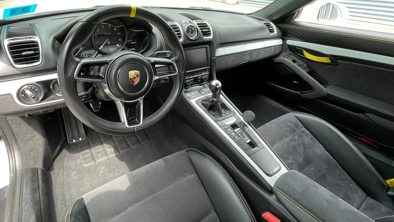 2016 Porsche 981 Boxster Spyder - Image 8 of 21