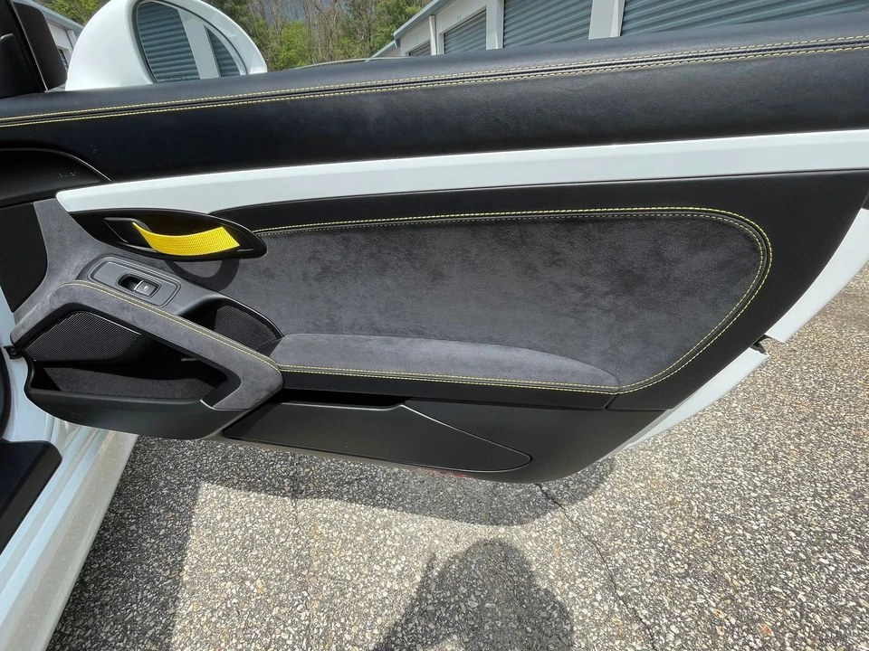 2016 Porsche 981 Boxster Spyder - Image 9 of 21
