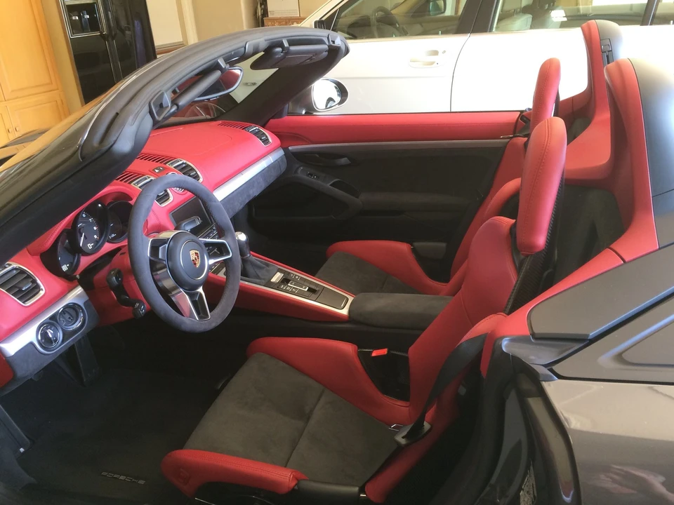 2016 Porsche 981 Boxster Spyder - Image 4 of 5
