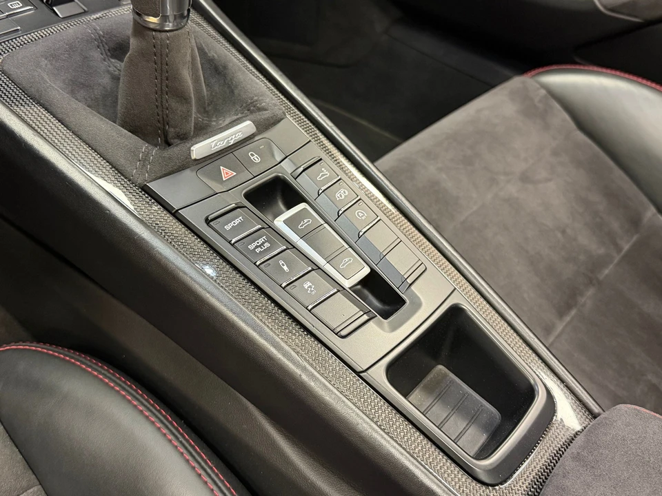 2016 Porsche 991 Targa 4 GTS - Image 27 of 31
