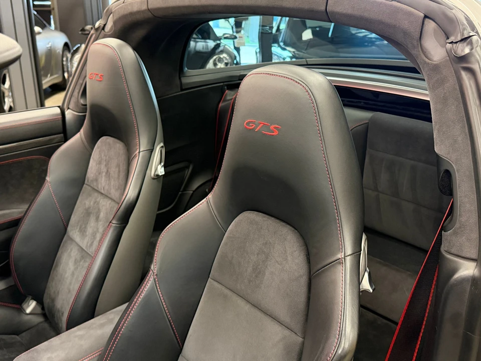 2016 Porsche 991 Targa 4 GTS - Image 18 of 31