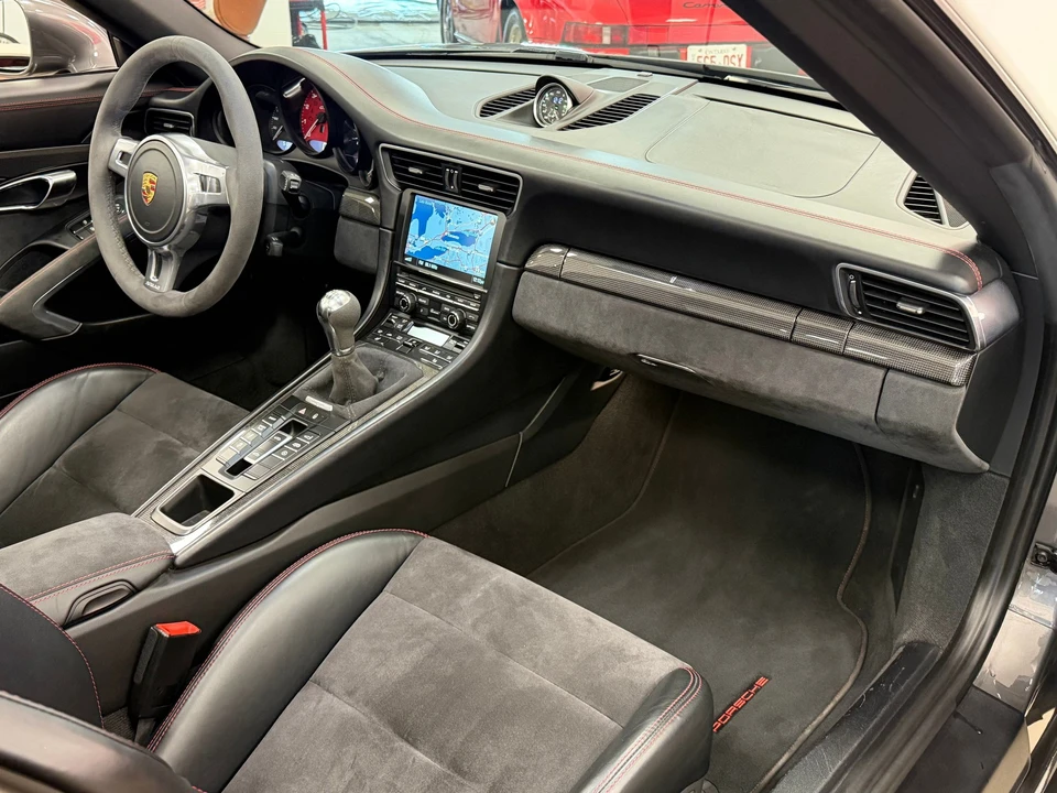 2016 Porsche 991 Targa 4 GTS - Image 11 of 31