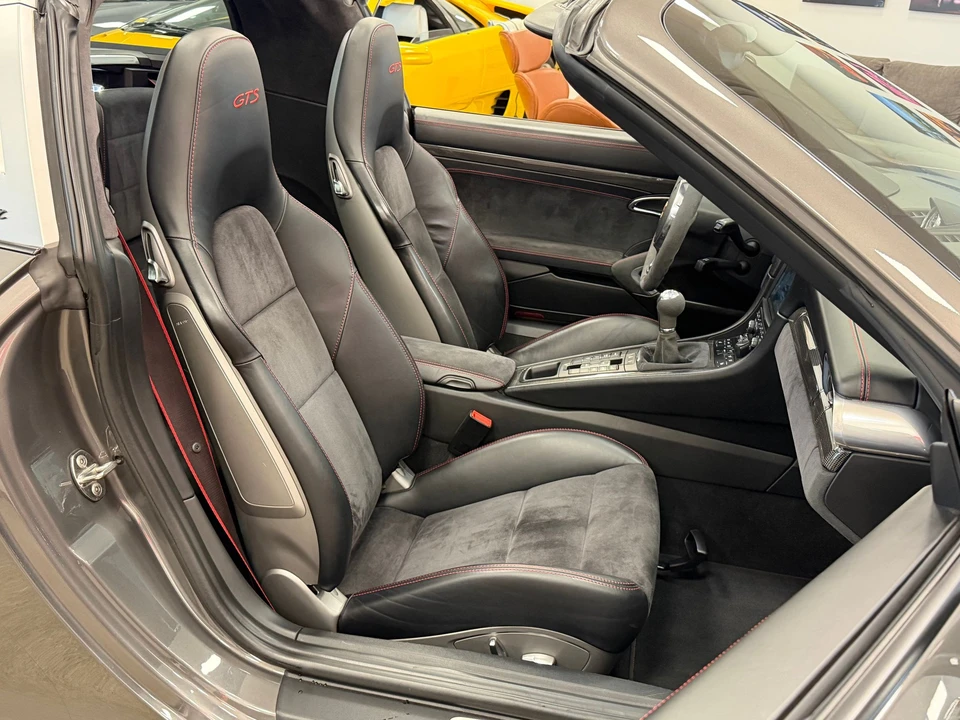 2016 Porsche 991 Targa 4 GTS - Image 16 of 31