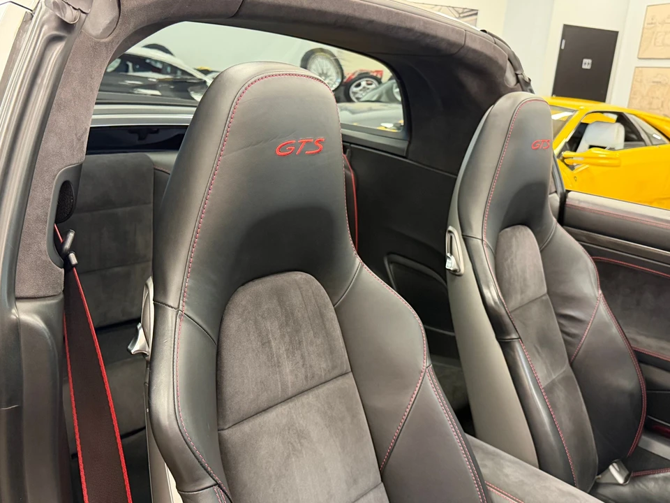2016 Porsche 991 Targa 4 GTS - Image 15 of 31