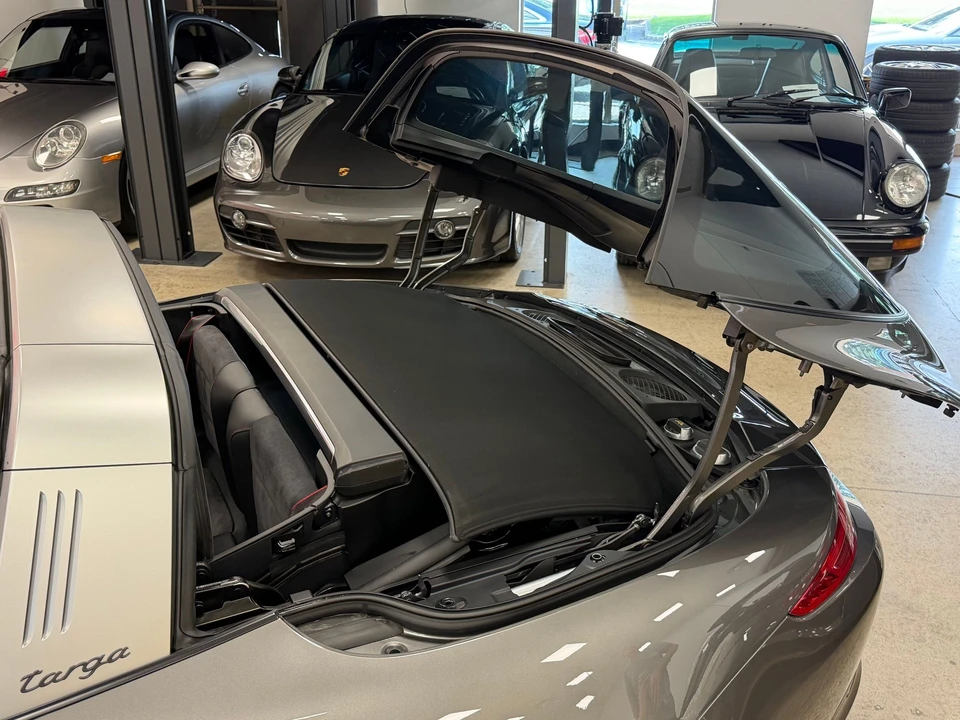 2016 Porsche 991 Targa 4 GTS - Image 9 of 31