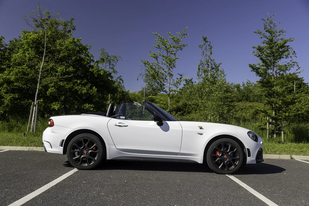 2016 Fiat 124 Spider - Image 5 of 31