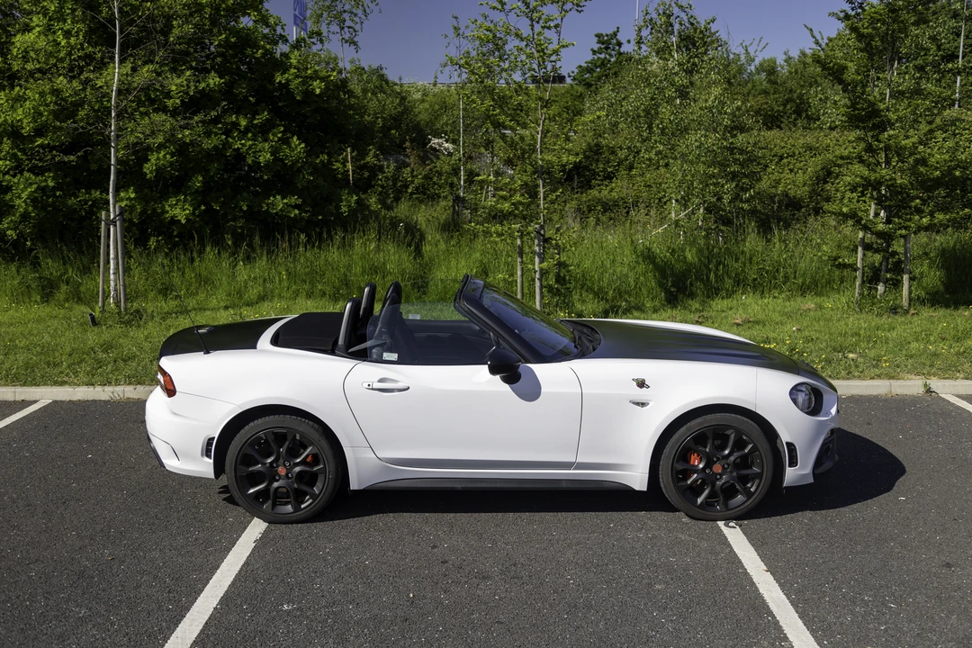 2016 Fiat 124 Spider - Image 13 of 31