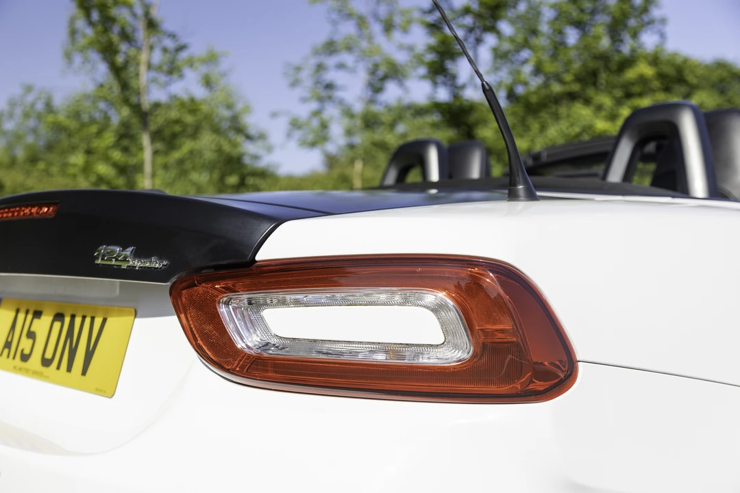 2016 Fiat 124 Spider - Image 31 of 31