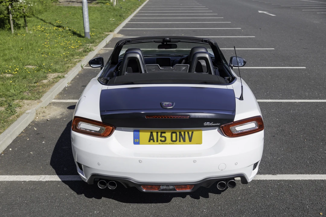 2016 Fiat 124 Spider - Image 15 of 31