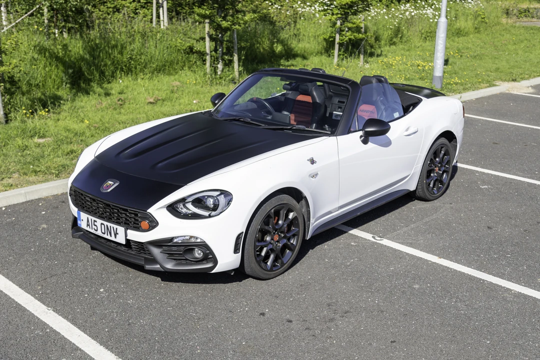 2016 Fiat 124 Spider - Image 10 of 31