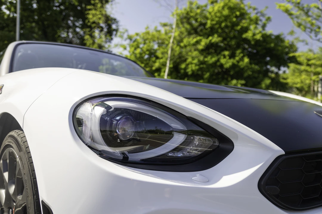 2016 Fiat 124 Spider - Image 26 of 31