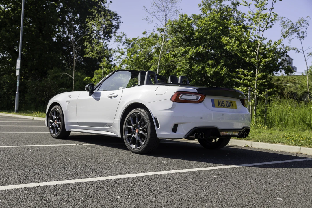 2016 Fiat 124 Spider - Image 16 of 31