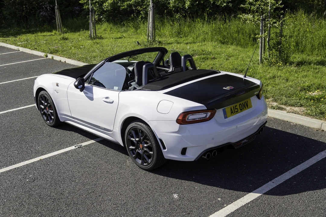 2016 Fiat 124 Spider - Image 8 of 31