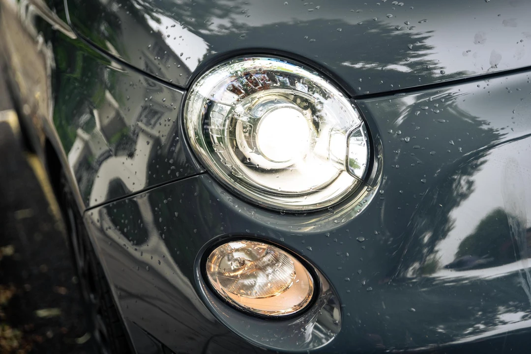 2016 Fiat Abarth 500 - Image 25 of 31