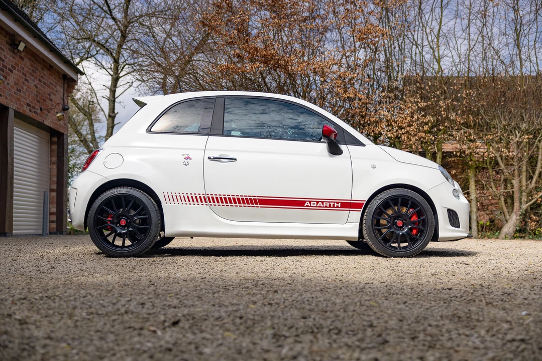 2016 Fiat Abarth 500 - Image 17 of 31