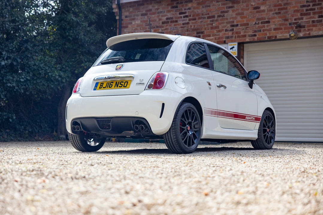 2016 Fiat Abarth 500 - Image 16 of 31