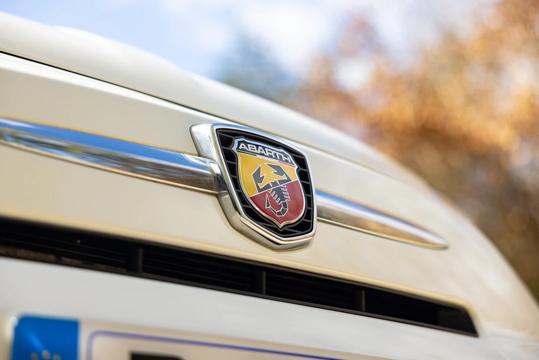 2016 Fiat Abarth 500 - Image 28 of 31