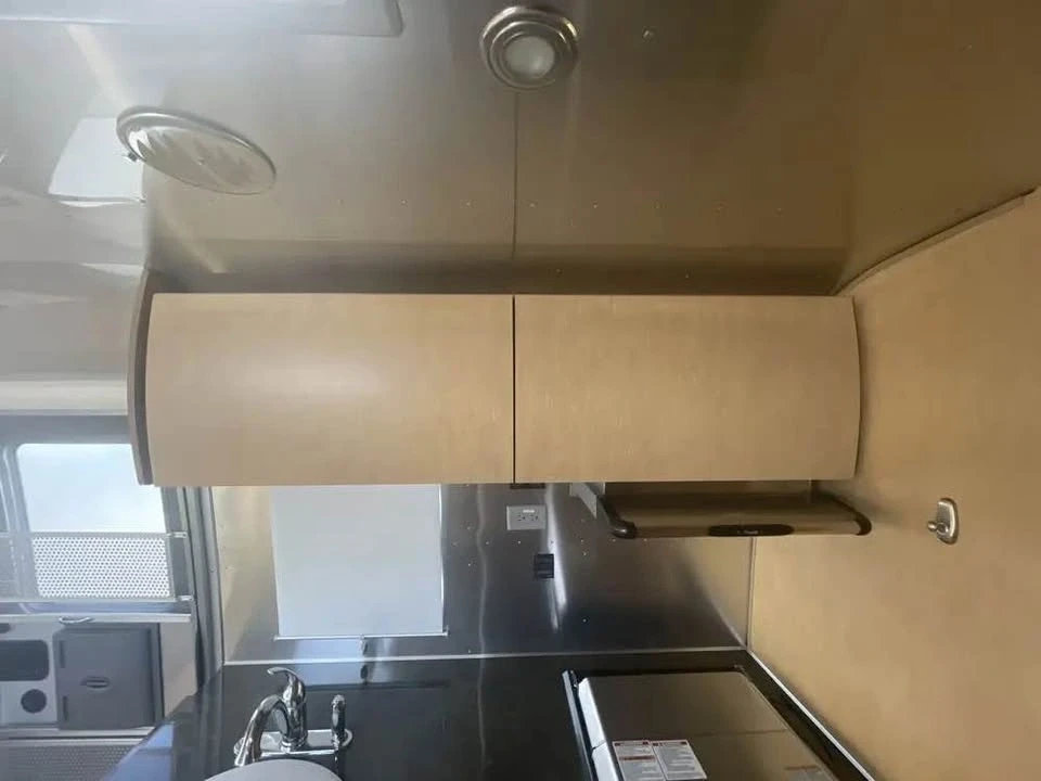 2016 Airstream - Image 15 of 19