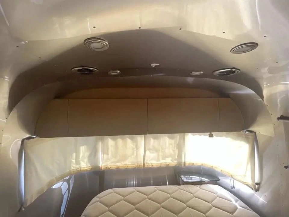 2016 Airstream - Image 11 of 19