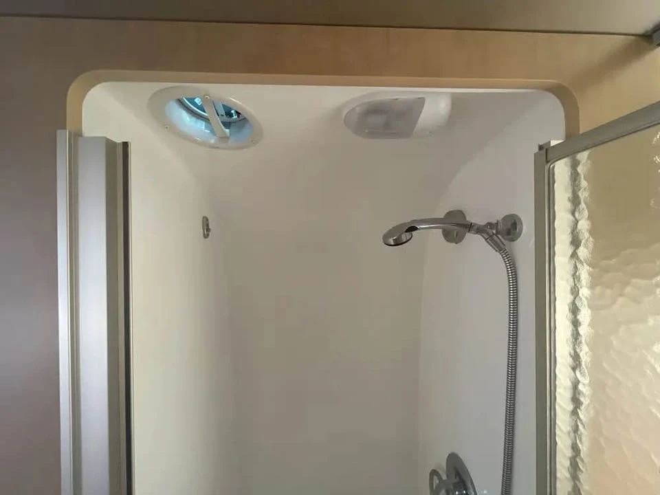 2016 Airstream - Image 18 of 19