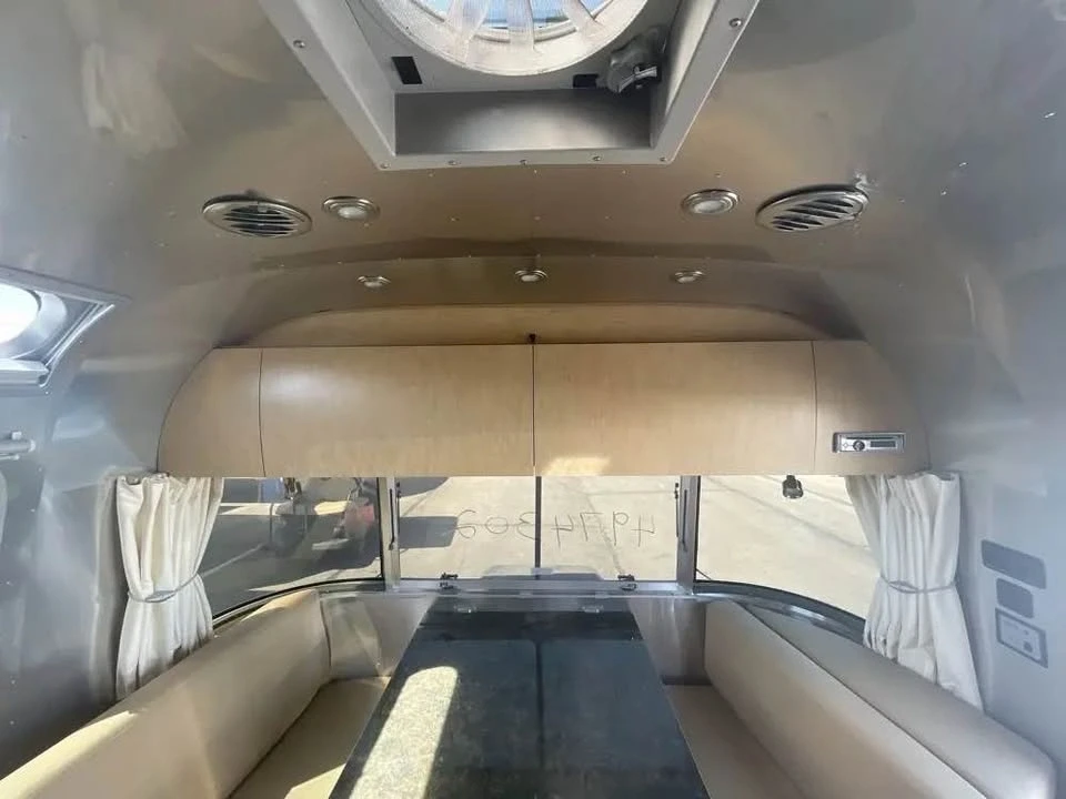 2016 Airstream - Image 5 of 19