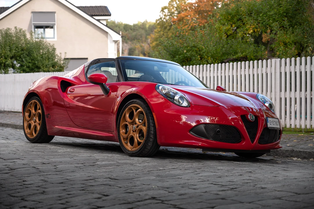 2016 Alfa Romeo 4C Spider - Image 10 of 31