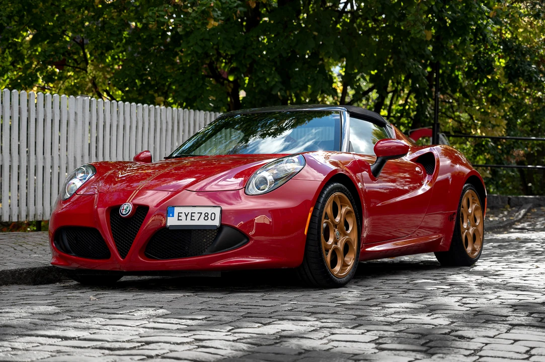 2016 Alfa Romeo 4C Spider - Image 2 of 31
