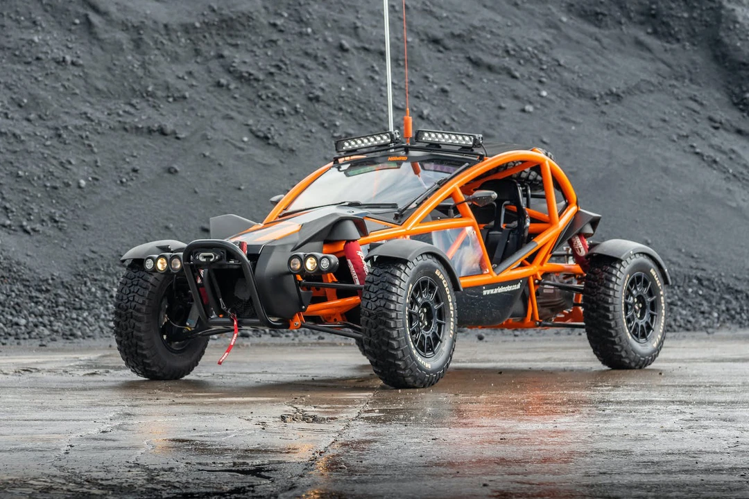 2016 Ariel - Image 2 of 31