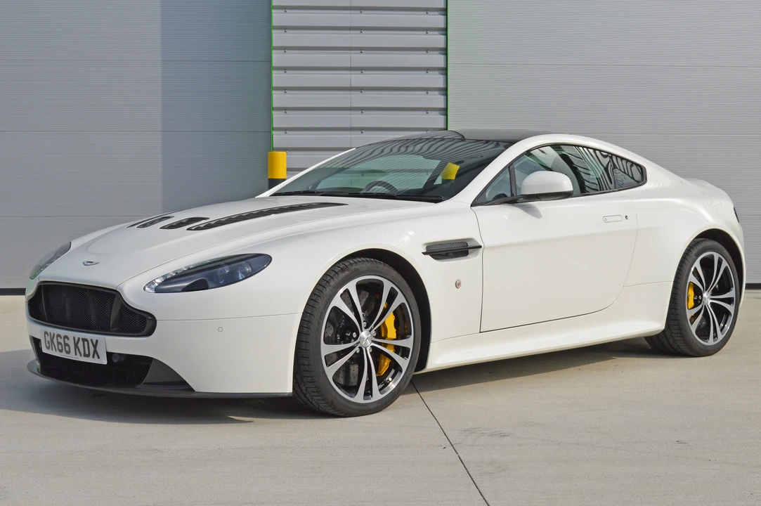 2016 Aston Martin V12 Vantage (2010-2018) - Image 4 of 31
