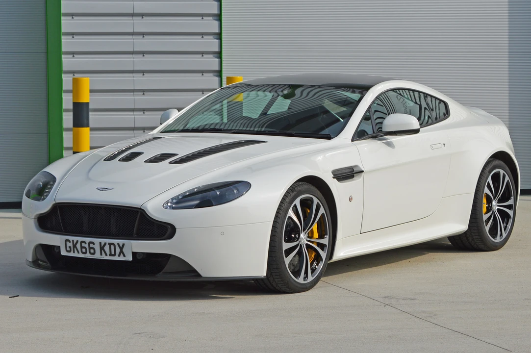 2016 Aston Martin V12 Vantage (2010-2018) - Image 10 of 31