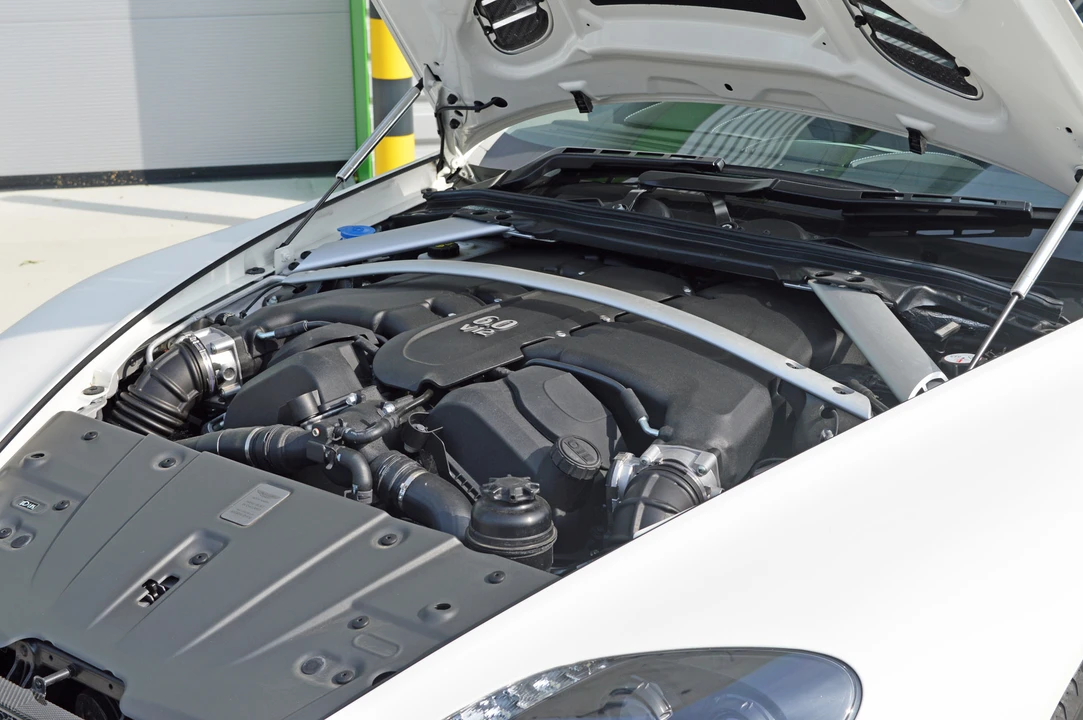 2016 Aston Martin V12 Vantage (2010-2018) - Image 27 of 31