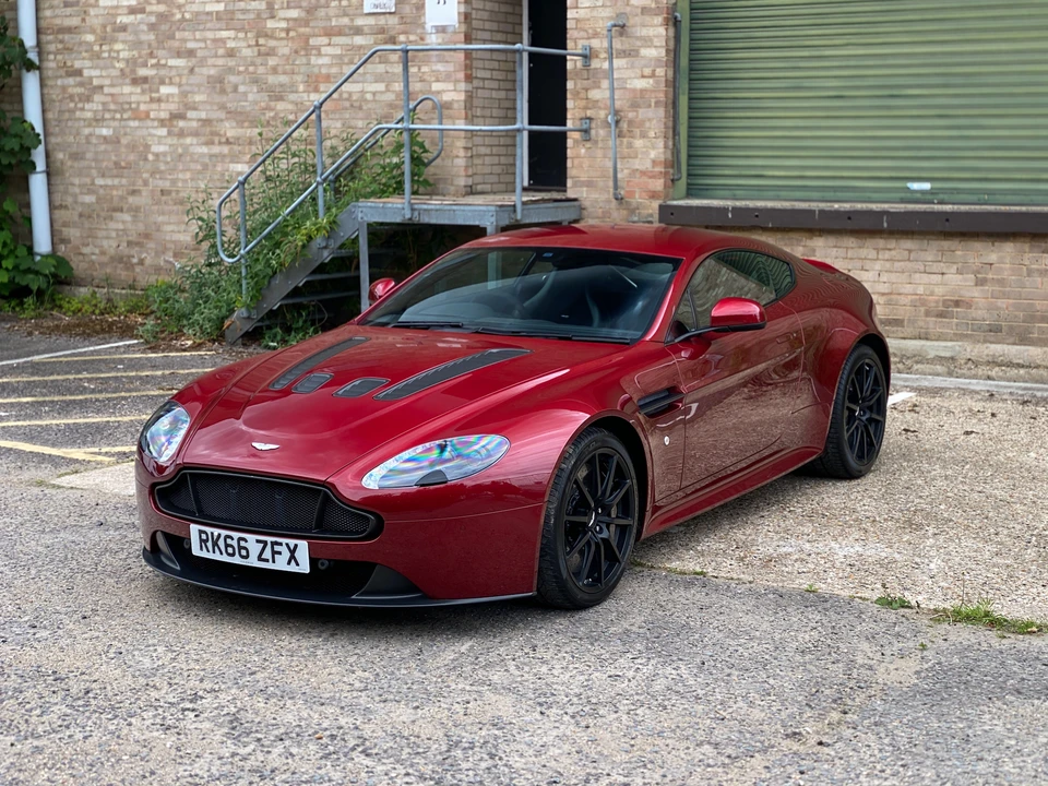 2016 Aston Martin V12 Vantage (2010-2018) - Image 3 of 31