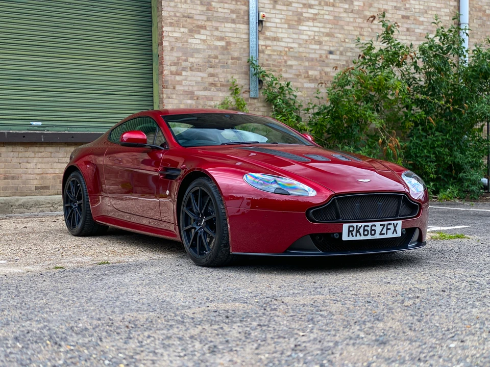 2016 Aston Martin V12 Vantage (2010-2018) - Image 1 of 31