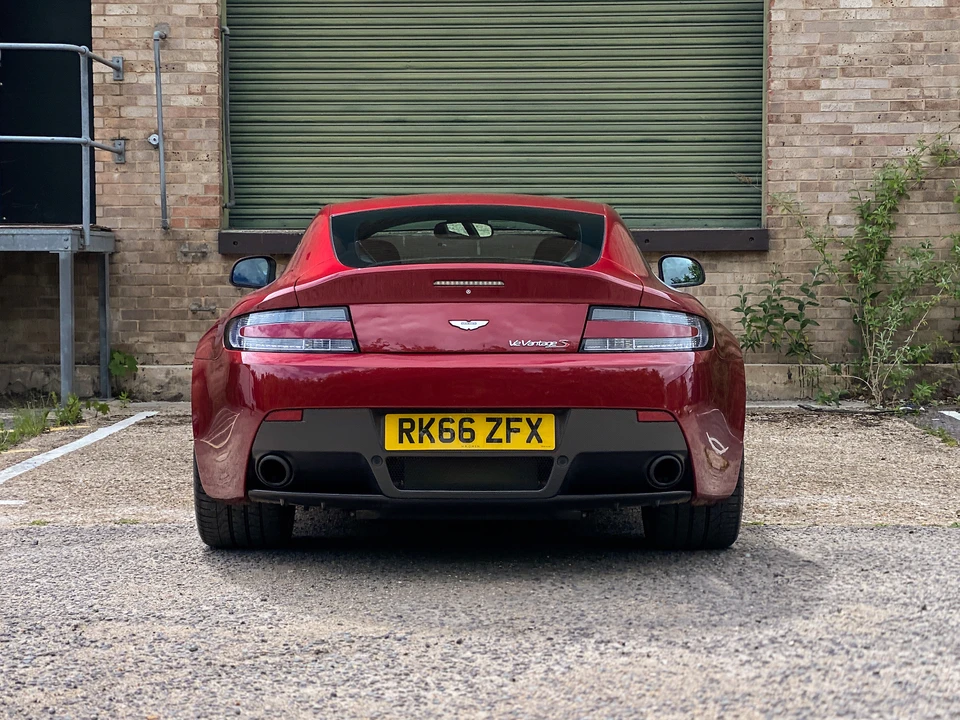 2016 Aston Martin V12 Vantage (2010-2018) - Image 28 of 31
