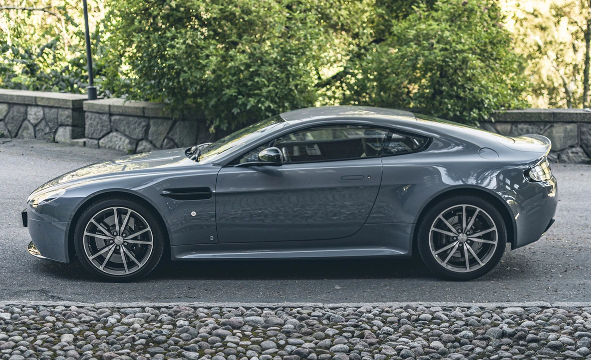 2016 Aston Martin V8 Vantage (2006-2017) - Image 10 of 31