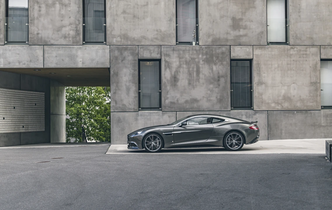 2016 Aston Martin Vanquish 2nd Gen - Image 15 of 31