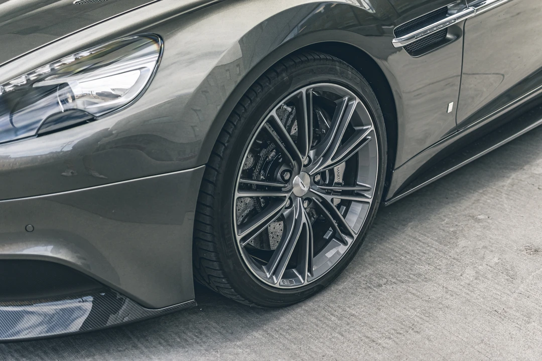 2016 Aston Martin Vanquish 2nd Gen - Image 27 of 31