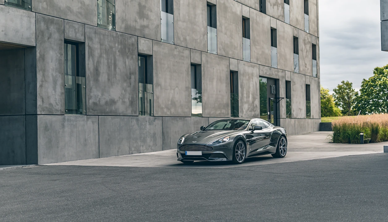 2016 Aston Martin Vanquish 2nd Gen - Image 18 of 31