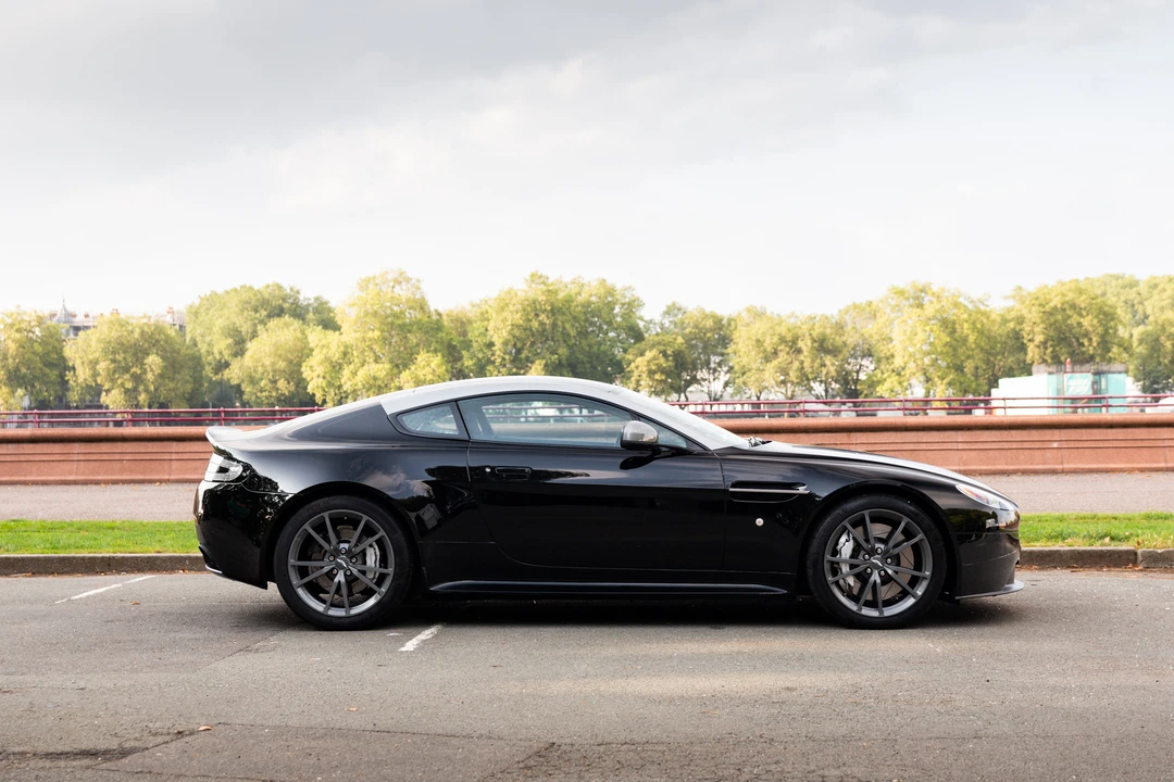 2016 Aston Martin V8 Vantage (2006-2017) - Image 5 of 31