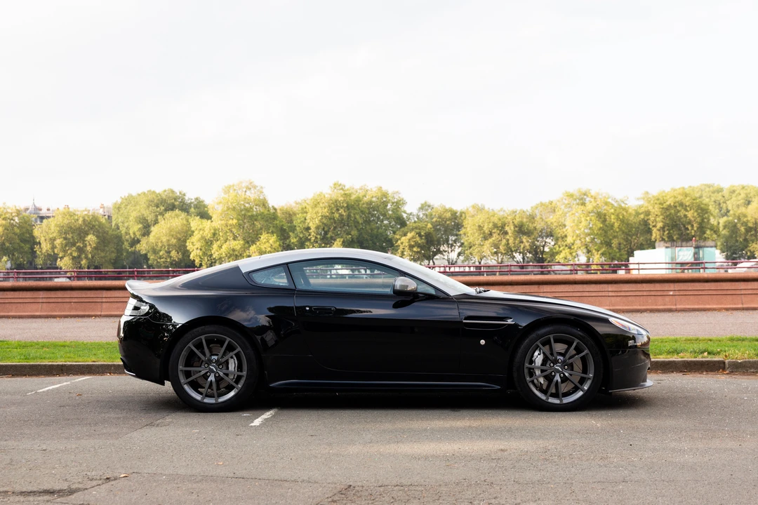 2016 Aston Martin V8 Vantage (2006-2017) - Image 13 of 31