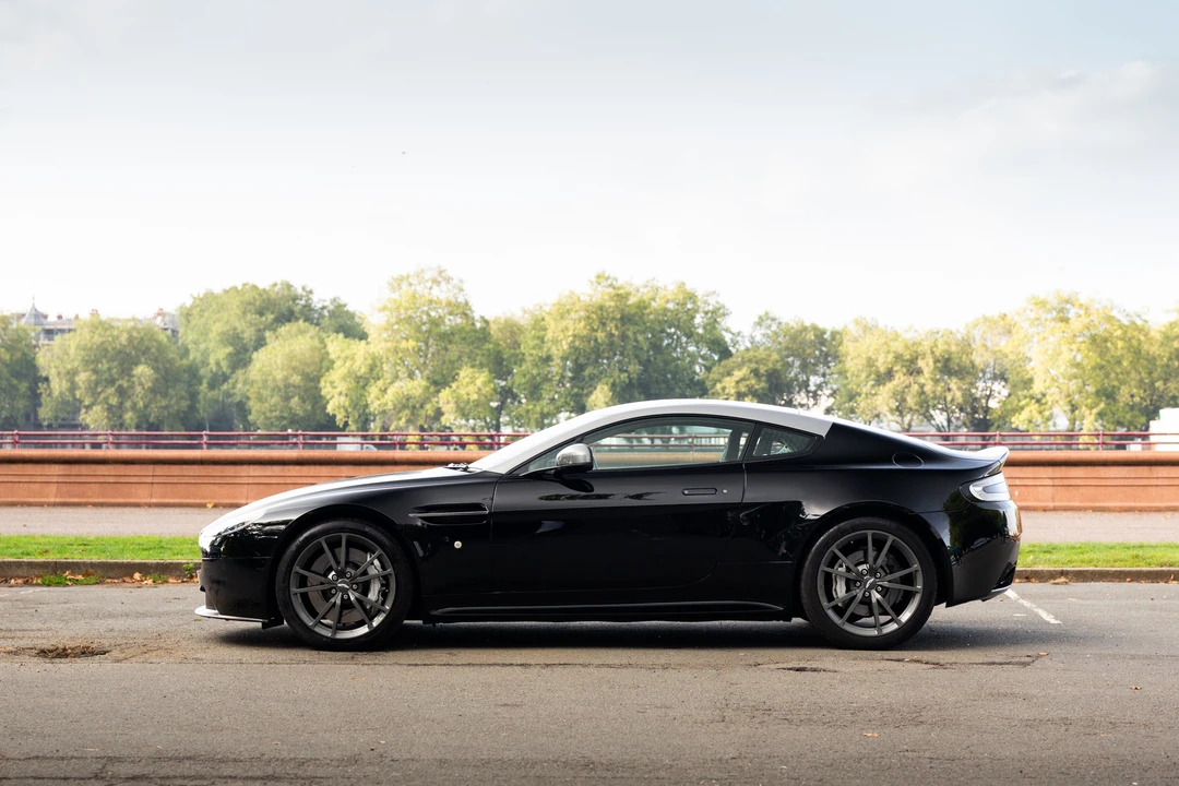 2016 Aston Martin V8 Vantage (2006-2017) - Image 9 of 31