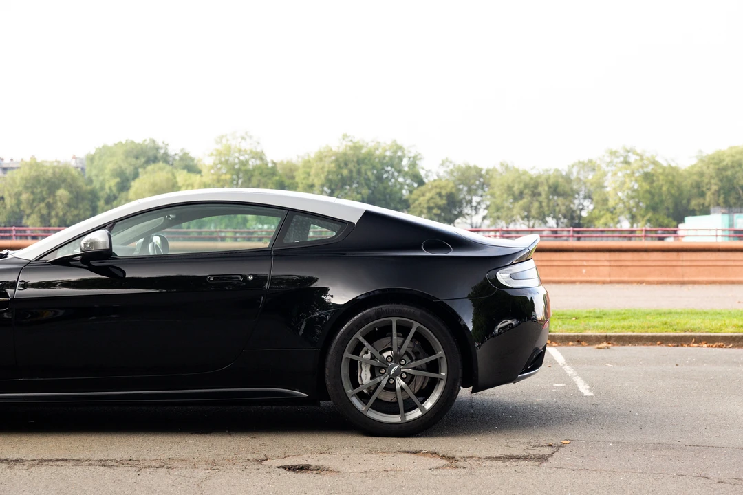 2016 Aston Martin V8 Vantage (2006-2017) - Image 18 of 31