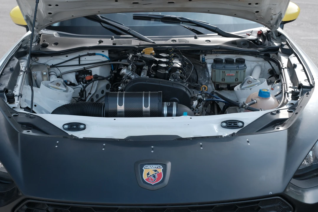2016 Abarth - Image 20 of 31