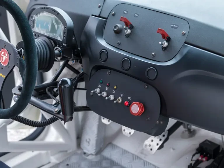 2016 Abarth - Image 26 of 31