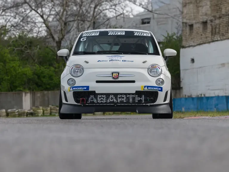 2016 Abarth - Image 7 of 31