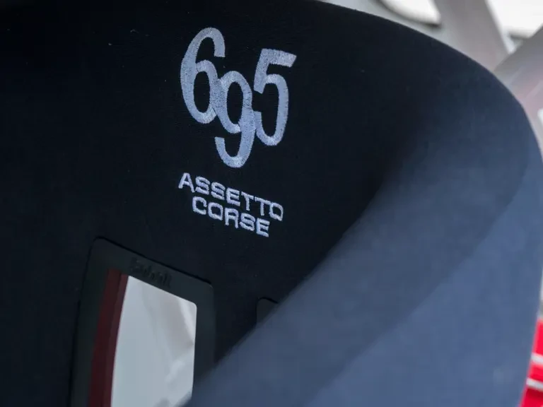 2016 Abarth - Image 9 of 31